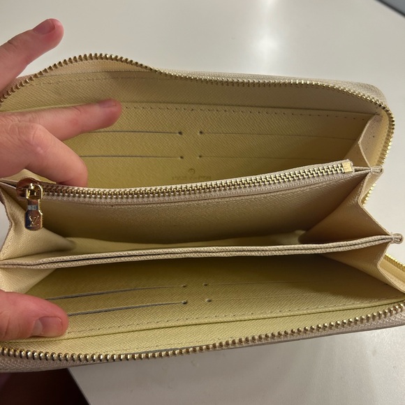 Louis Vuitton Damier Azur Zippy Wallet - Picture 2 of 5